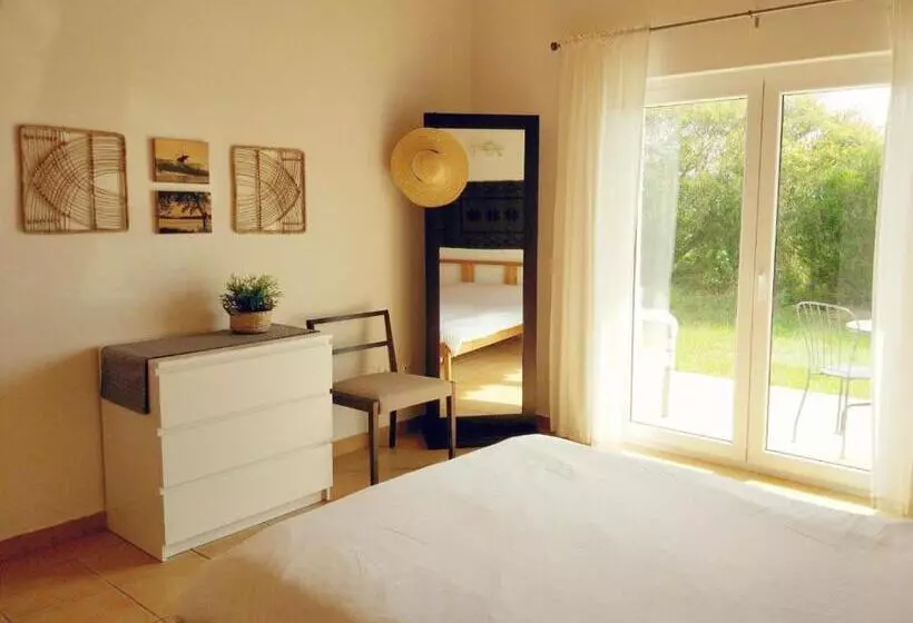 Majatalo Endless Summer Surf House