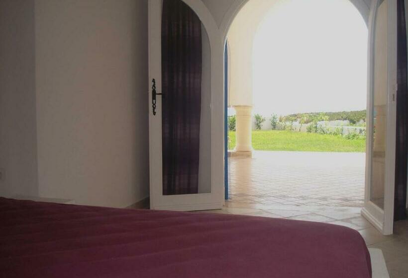 پانسیون Chalet Vert Diar Maamoura