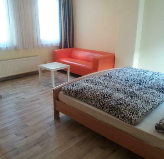 ペンション Steeger Weinstube