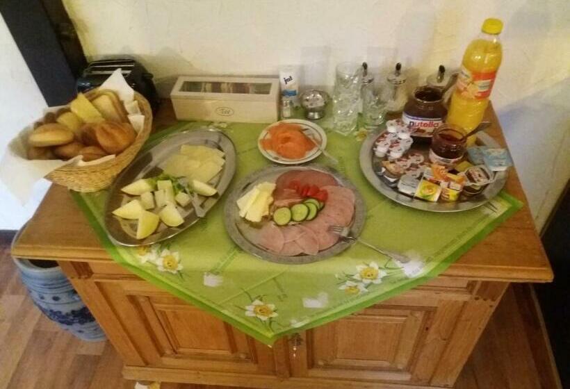 ペンション Steeger Weinstube