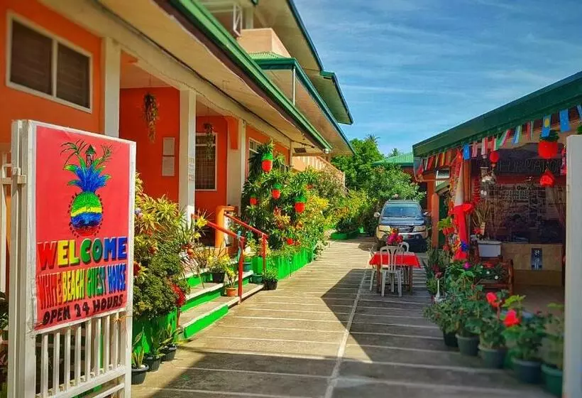 ペンション White Beach Guest House