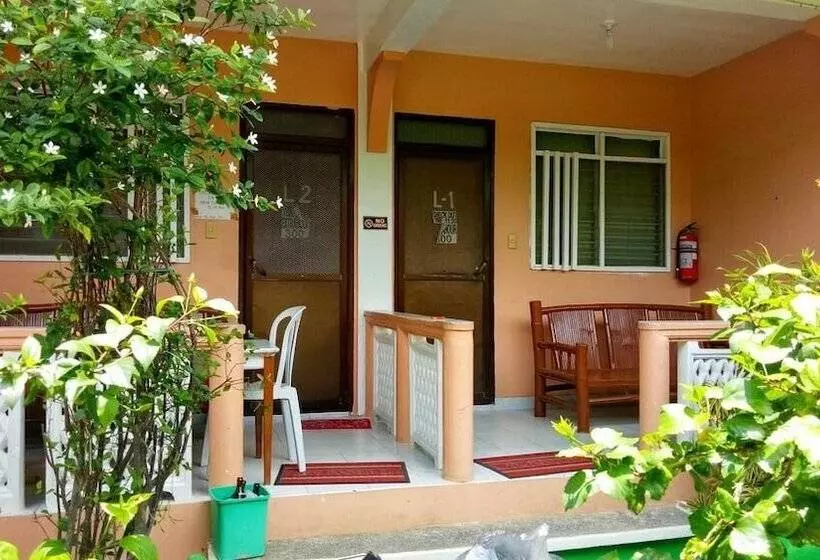 ペンション White Beach Guest House