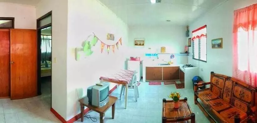 ペンション White Beach Guest House