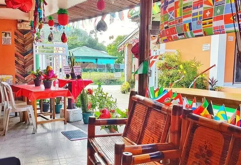 ペンション White Beach Guest House