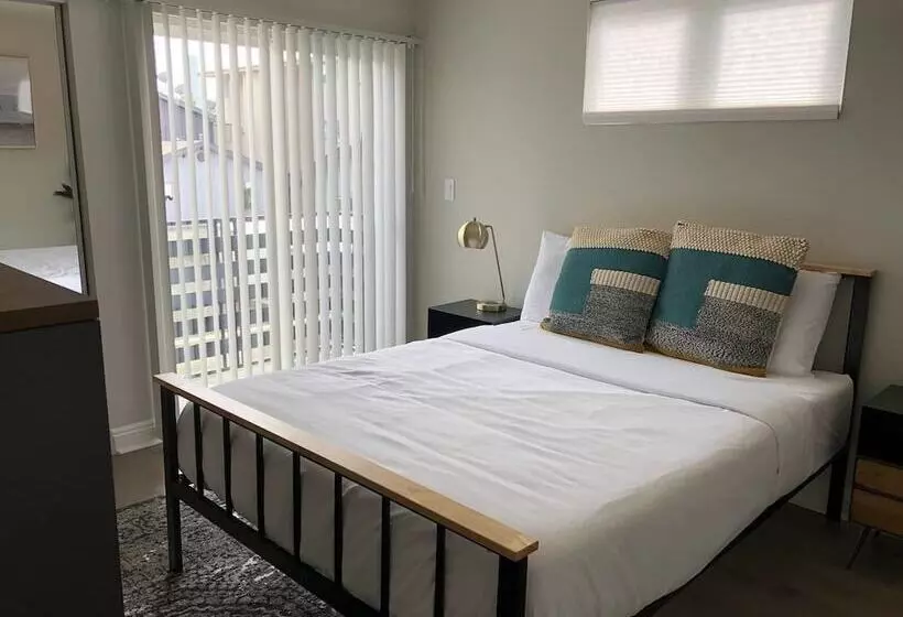 Brand New Modern Luxury 3bdr Townhome In Silver Lake