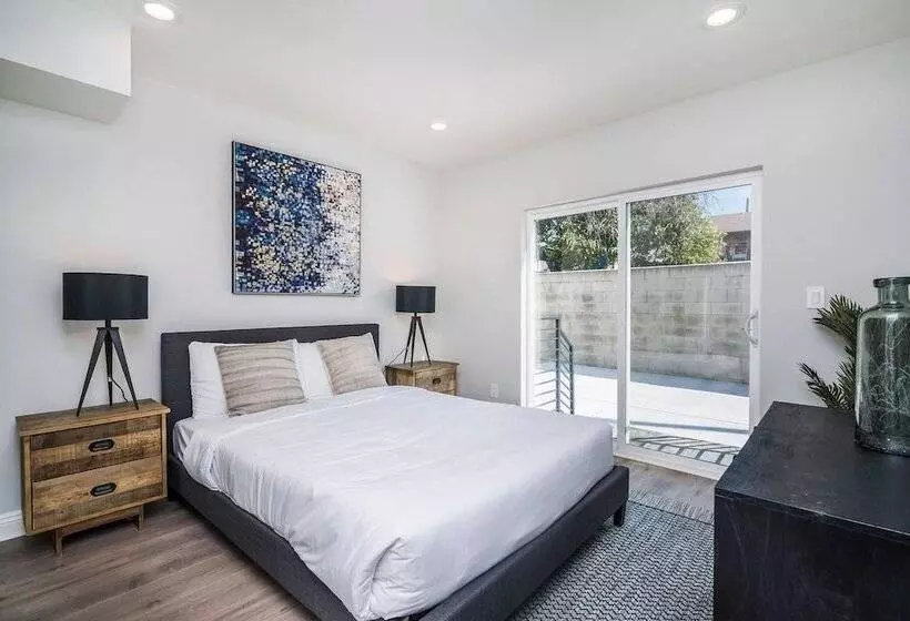 Brand New Modern Luxury 3bdr Townhome In Silver Lake