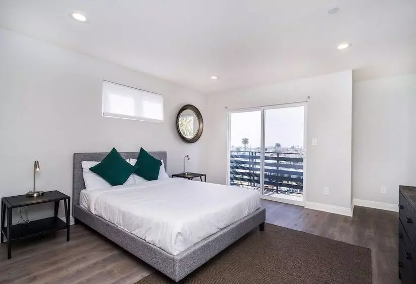 Brand New Modern Luxury 3bdr Townhome In Silver Lake