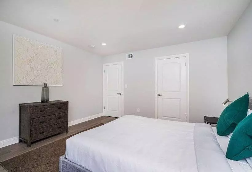 Brand New Modern Luxury 3bdr Townhome In Silver Lake