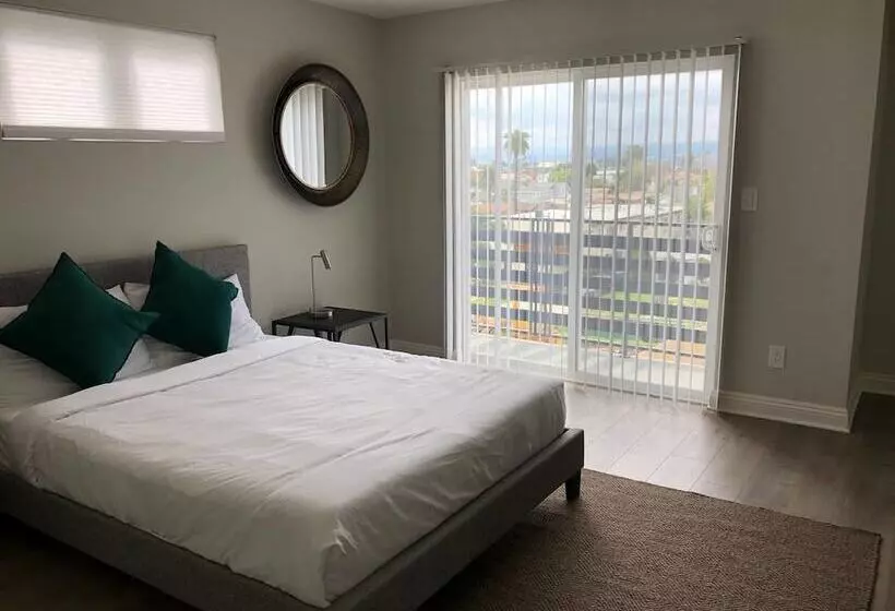 Brand New Modern Luxury 3bdr Townhome In Silver Lake