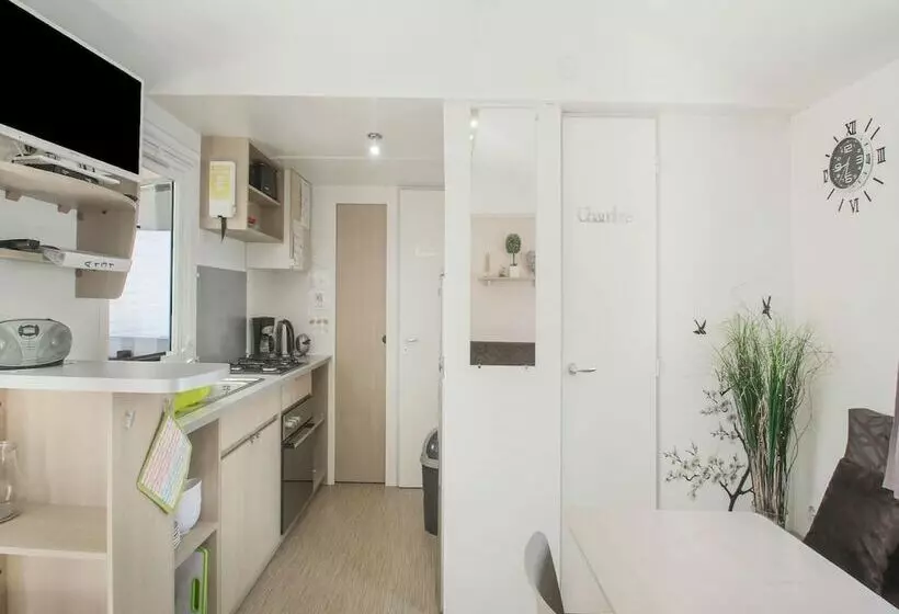 هتل Mobil Homes Deux Chambres