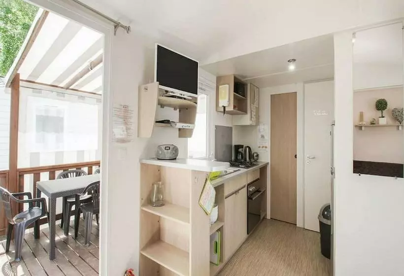 هتل Mobil Homes Deux Chambres