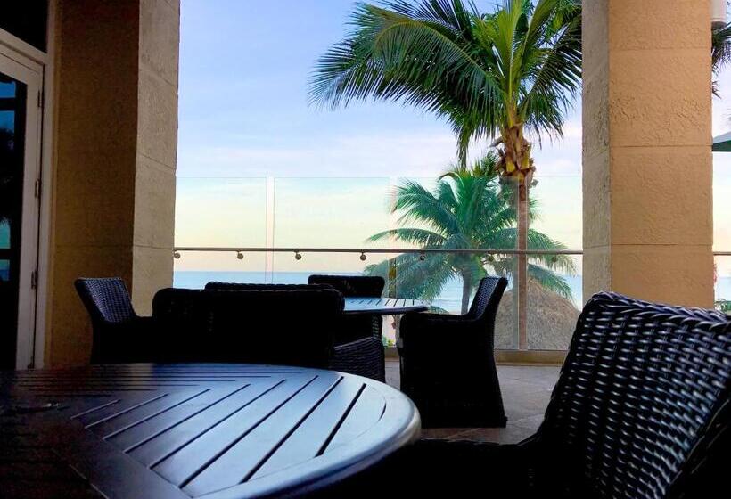 호텔 Palm Beach Singer Island Resort & Spa Luxury Suites