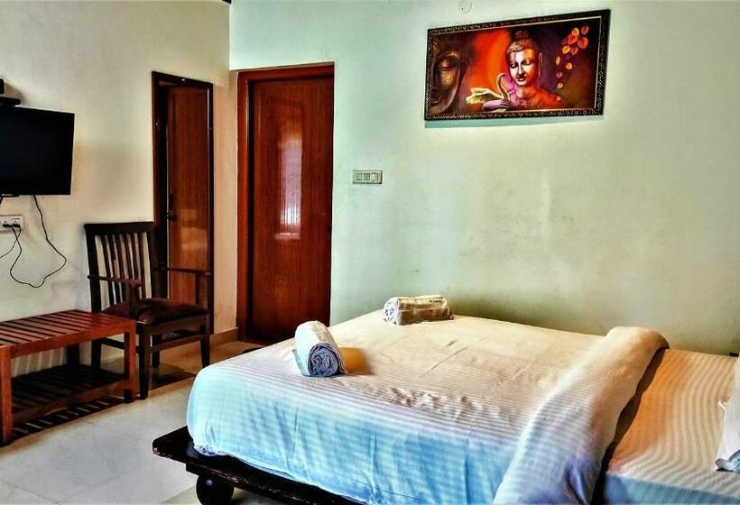 Отель Greenline Cottages