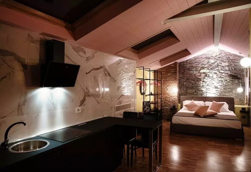 پانسیون Vitrum   Como Luxury Suites