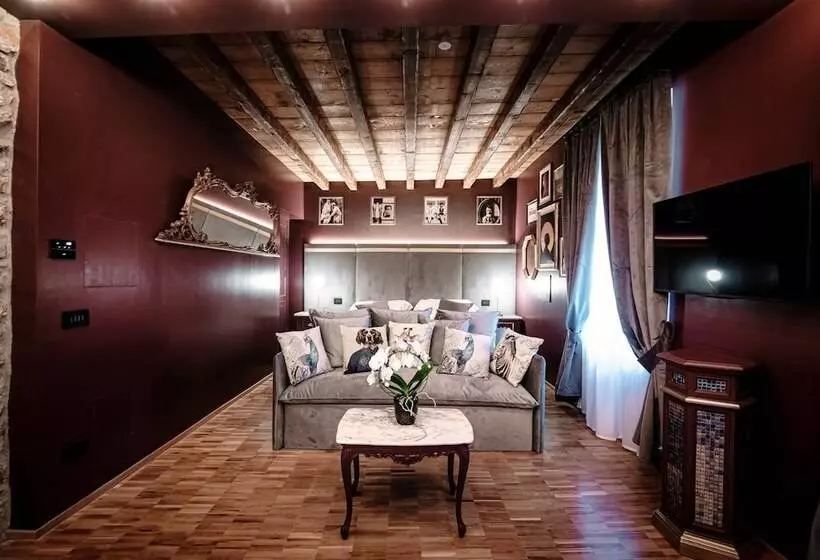 پانسیون Vitrum   Como Luxury Suites