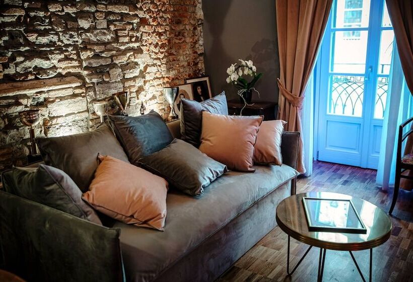 پانسیون Vitrum   Como Luxury Suites