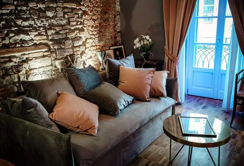 پانسیون Vitrum   Como Luxury Suites