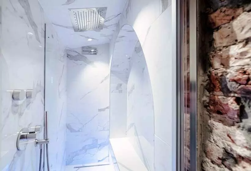 پانسیون Vitrum   Como Luxury Suites