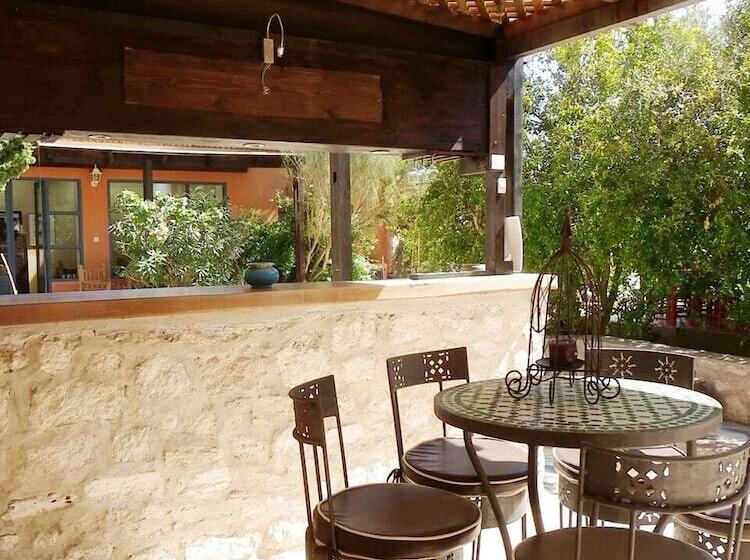 پانسیون Welcome To Grenadine