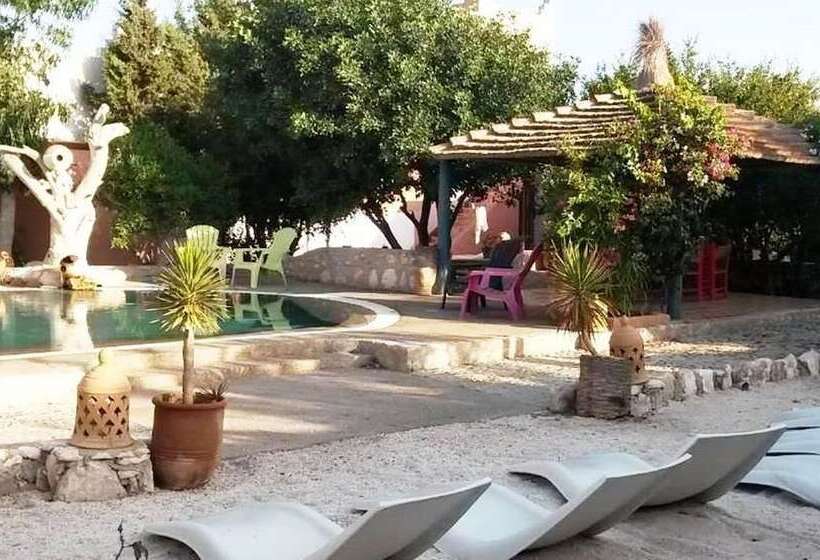 پانسیون Welcome To Grenadine