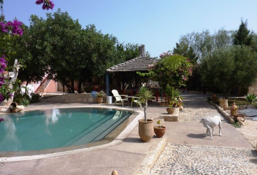 پانسیون Welcome To Grenadine