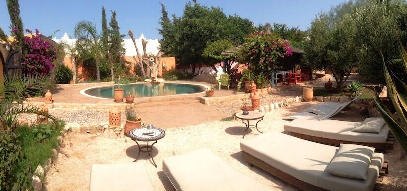 پانسیون Welcome To Grenadine