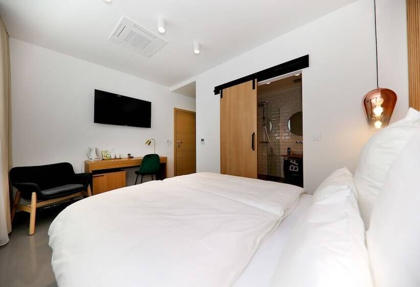 بنسيون White Rooms Zadar 345