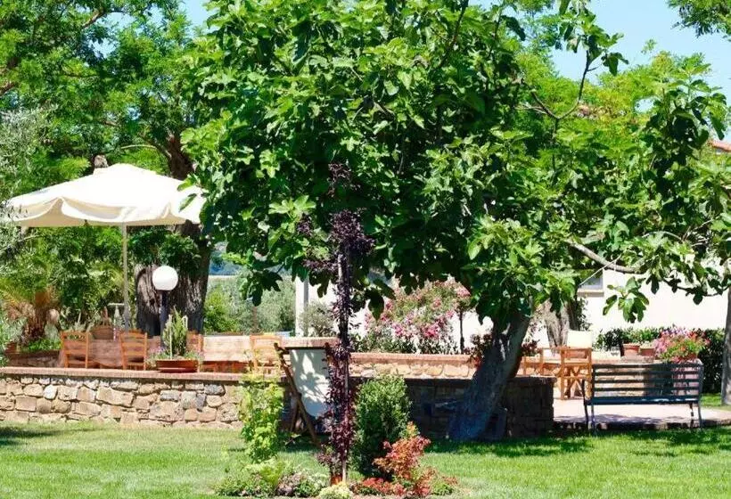 هتل Agriturismo Vecchio Imposto