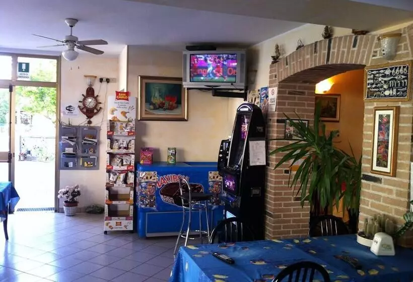 Hotelli Albergo Alla Nave