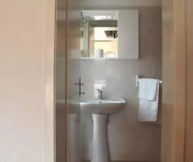 Hotelli Albergo Alla Nave