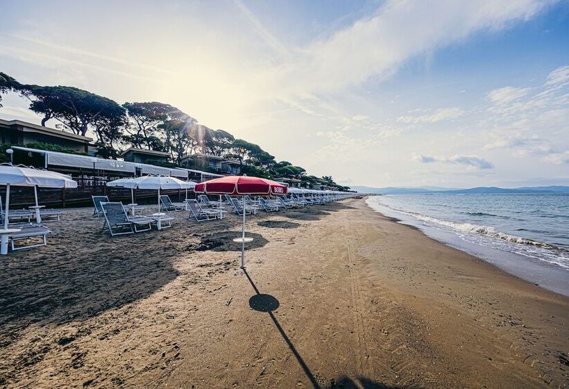 호텔 Golfo Del Sole Holiday Resort