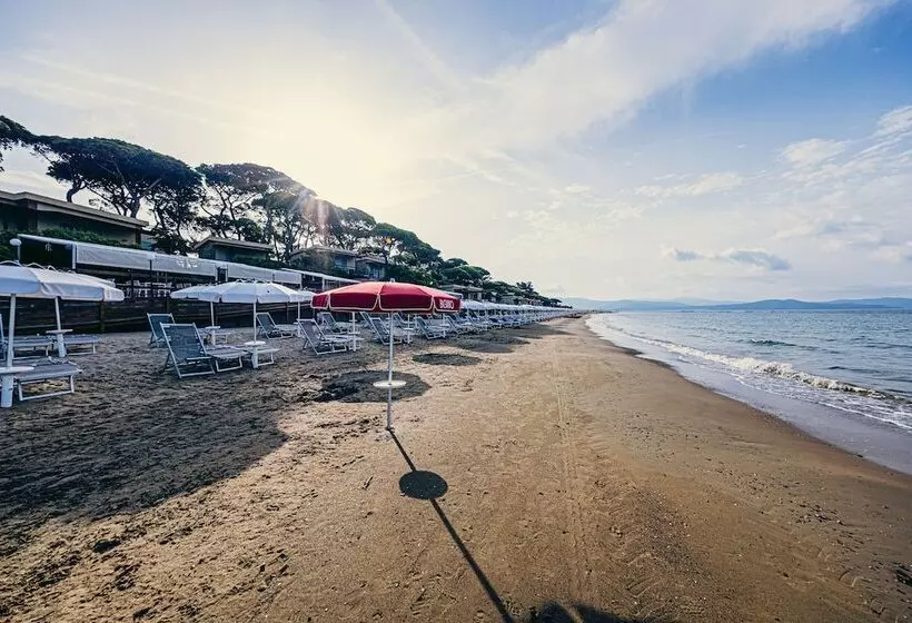 Отель Golfo Del Sole Holiday Resort