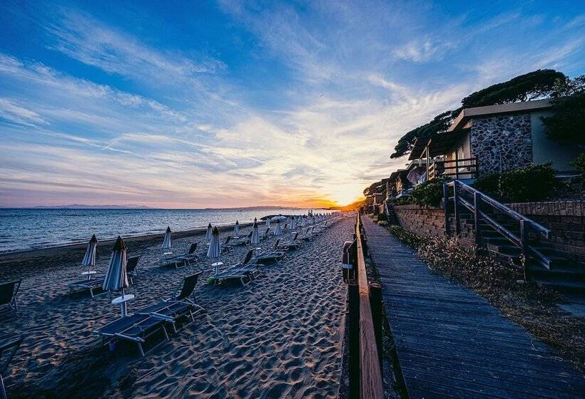 호텔 Golfo Del Sole Holiday Resort