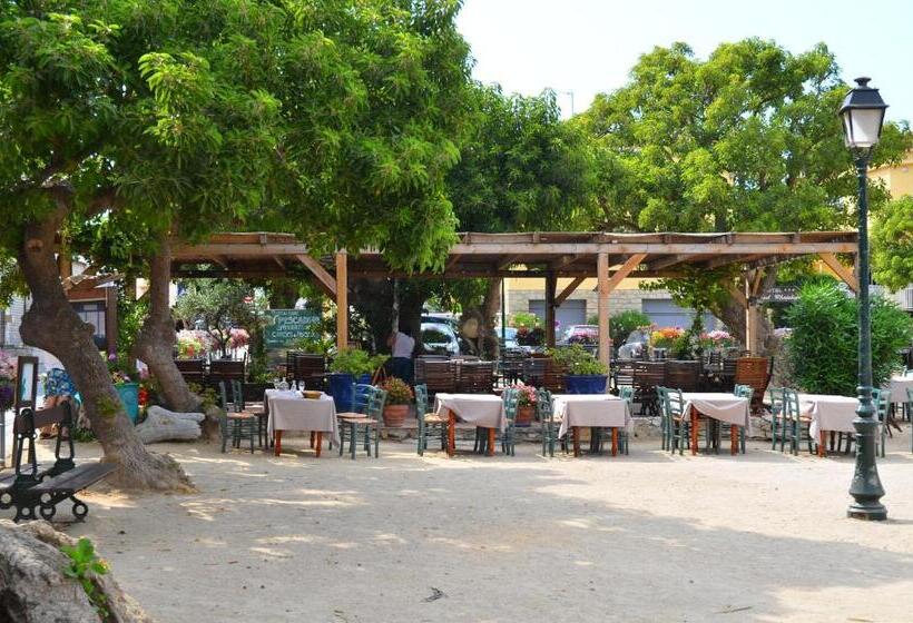 هتل Hôtel Méditerranée