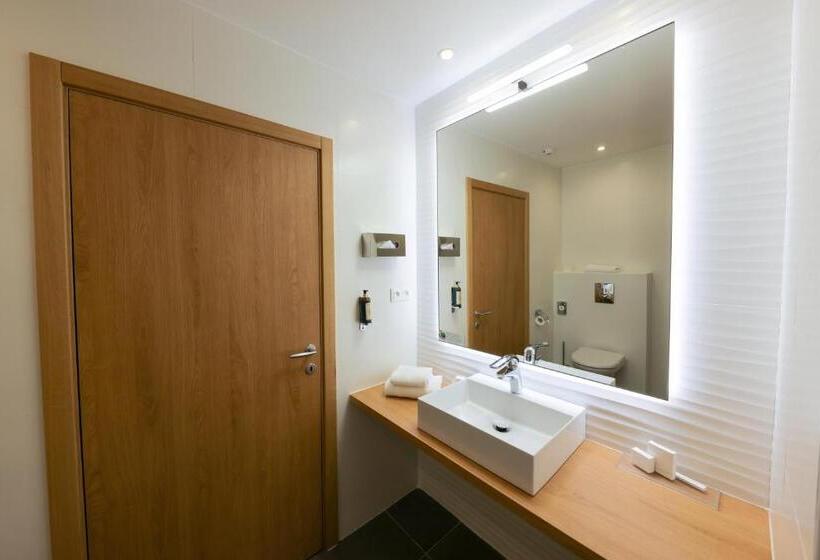 هتل Hôtel Méditerranée