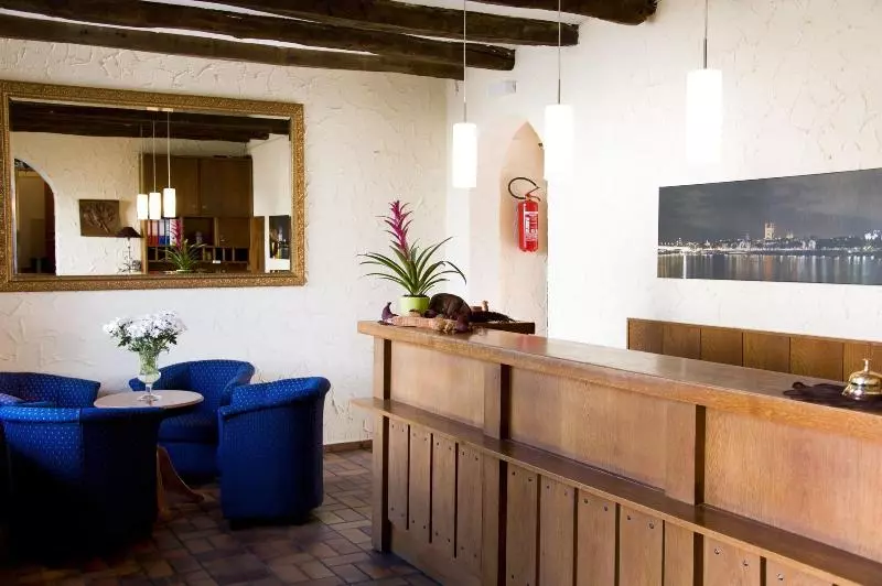 هتل Kölner Hof Refrath