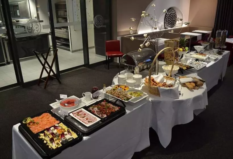 هتل Mercure Villefranche Sur Saône