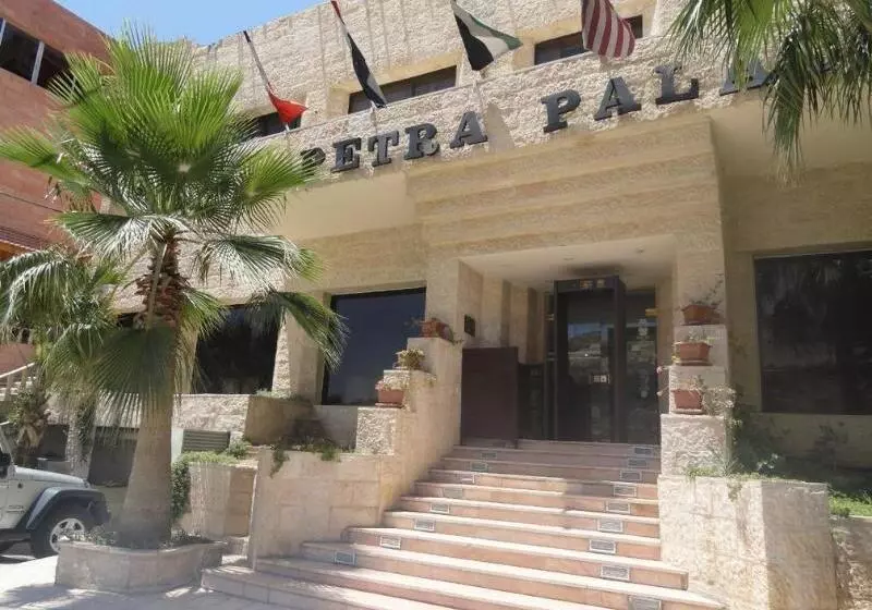هتل Petra Palace