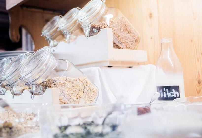 בית מלון כפרי Schonegg