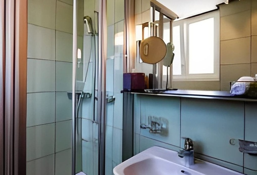 בית מלון כפרי Schonegg