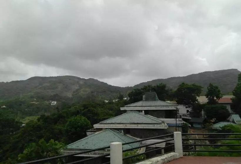 Hotel Sunrise Hill Resort