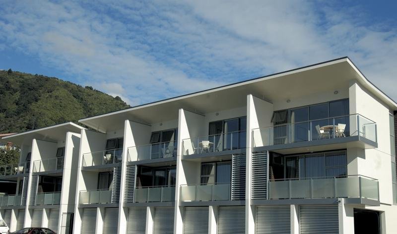 Отель The Moorings Apartments