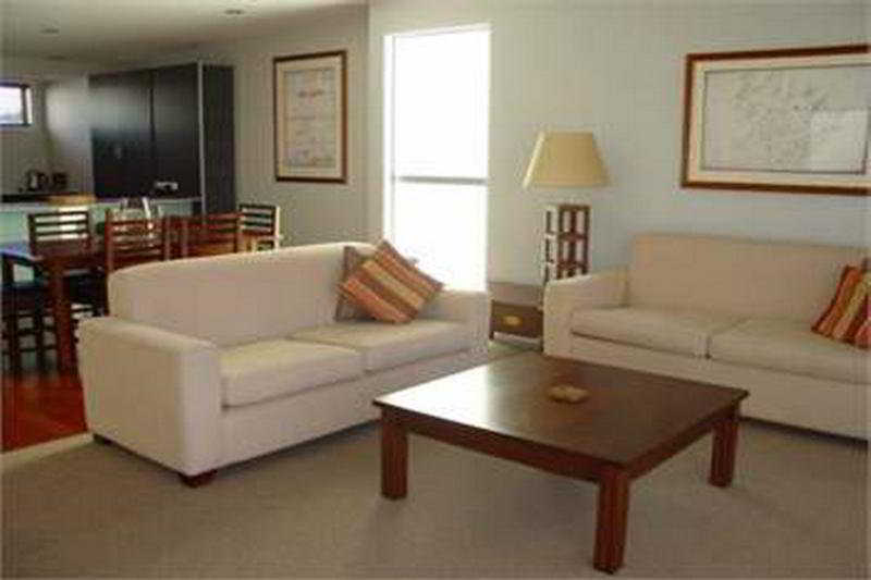 Отель The Moorings Apartments