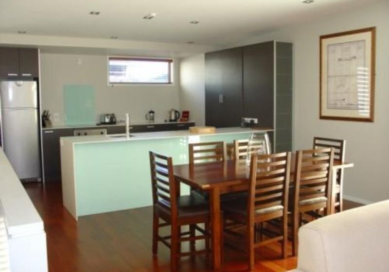 Отель The Moorings Apartments