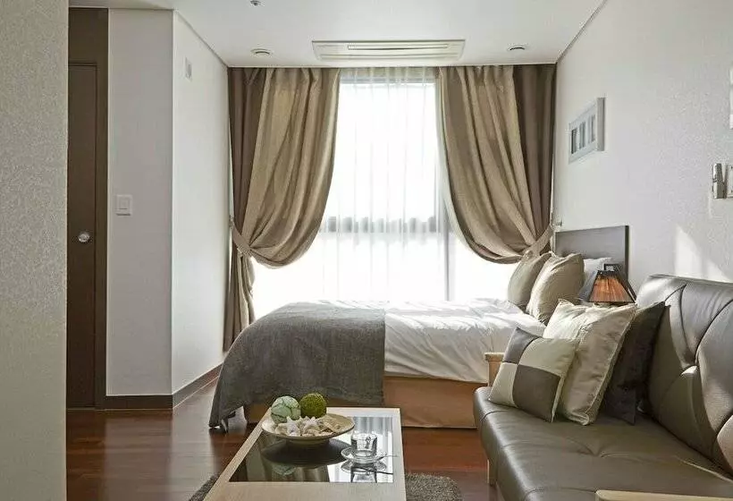 Brown Suites Residence