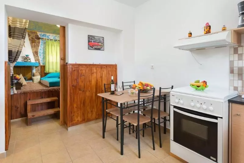 Stegna House
