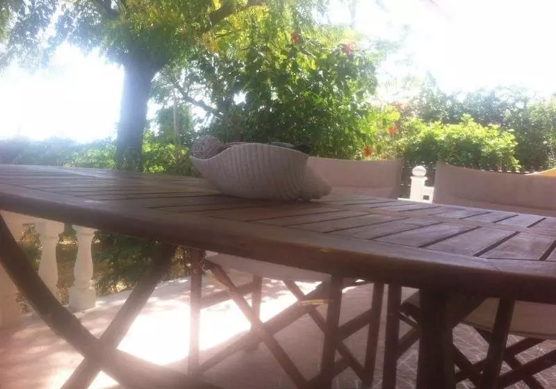 Stegna House