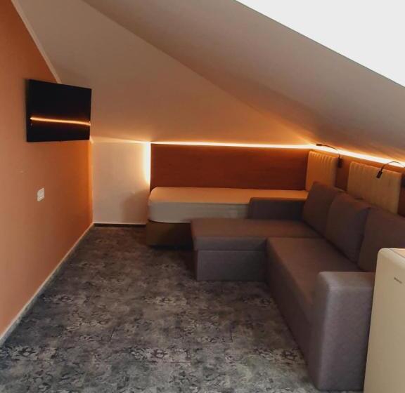 تختخواب و صبحانه Stay Inn Rediu