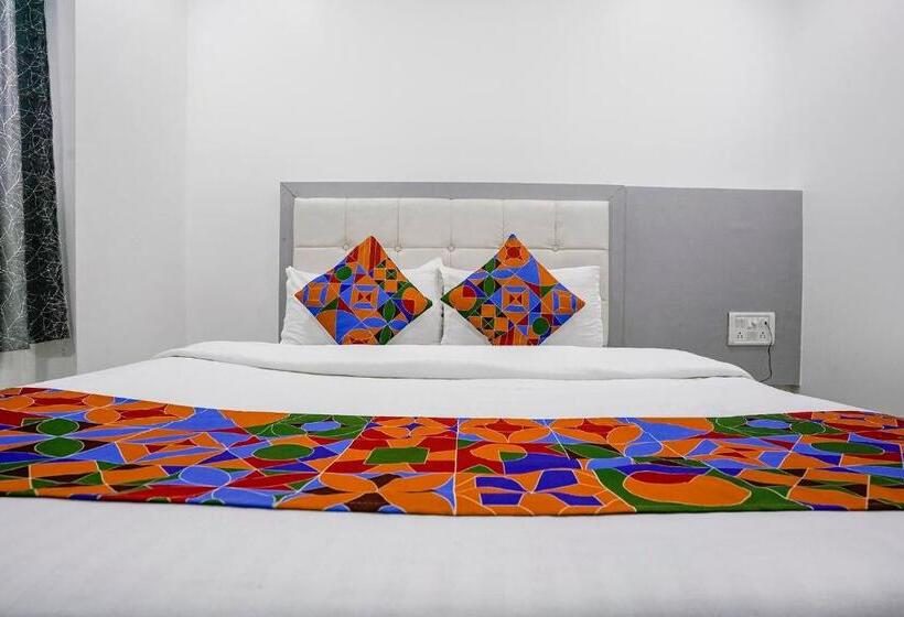 בית מלון כפרי Fabexpress Park Residency Nr Mumbai International Airport