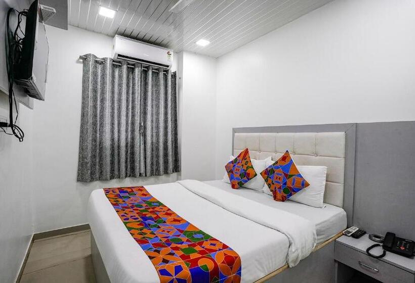 בית מלון כפרי Fabexpress Park Residency Nr Mumbai International Airport